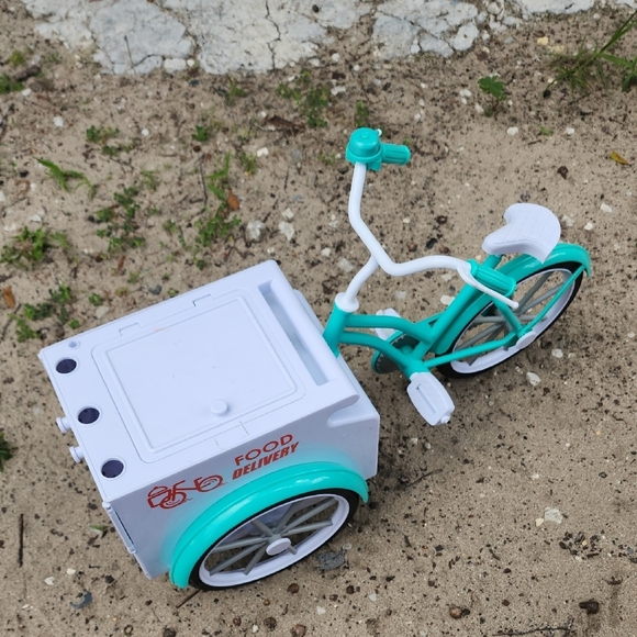 18in Food Delivery Tricycle Toy - White and Teal - Picture 1 of 6